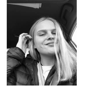 Meet your Posher, Kelly